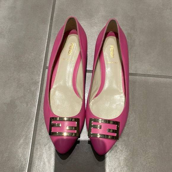 Shoes - Picture 1 of 3